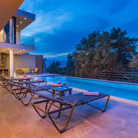 2 Bedroom Near - 5613 Καλκάν