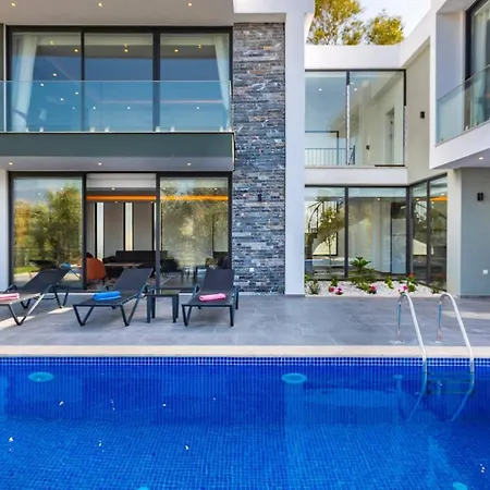 Βίλα 2 Bedroom Near - 5613 *